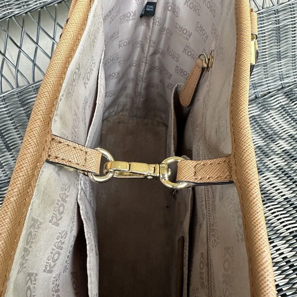 Michael Kors Jet Set Violet‎ Small Carryall Tote Wallet Logo Perforated Leather